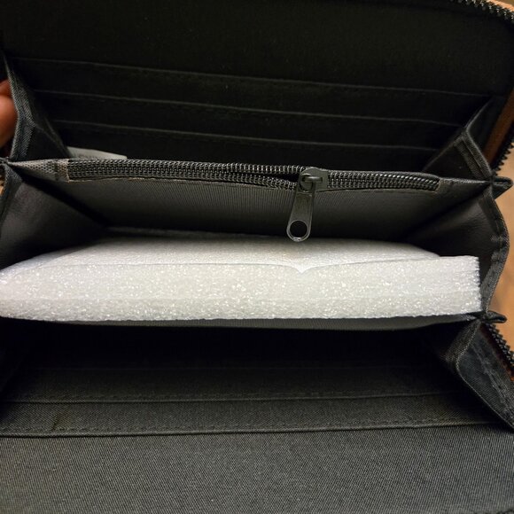 Beverly Hills Polo Club Zip Wallet - Picture 3 of 3